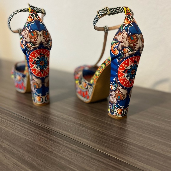 Platform Sandals - Picture 8 of 11